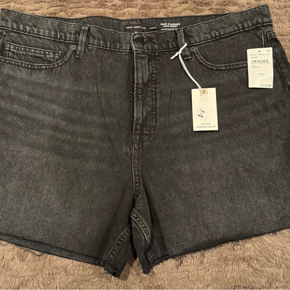 NWT Good American Good Standard Long Shorts Black Wash Size 15+